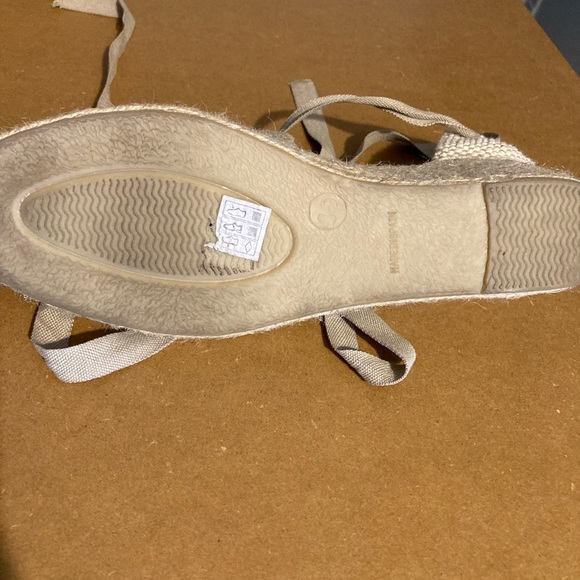 Espadrilles, Diego brand, size 39 made on Spain, linen fabric toe front / ties - Picture 5 of 5